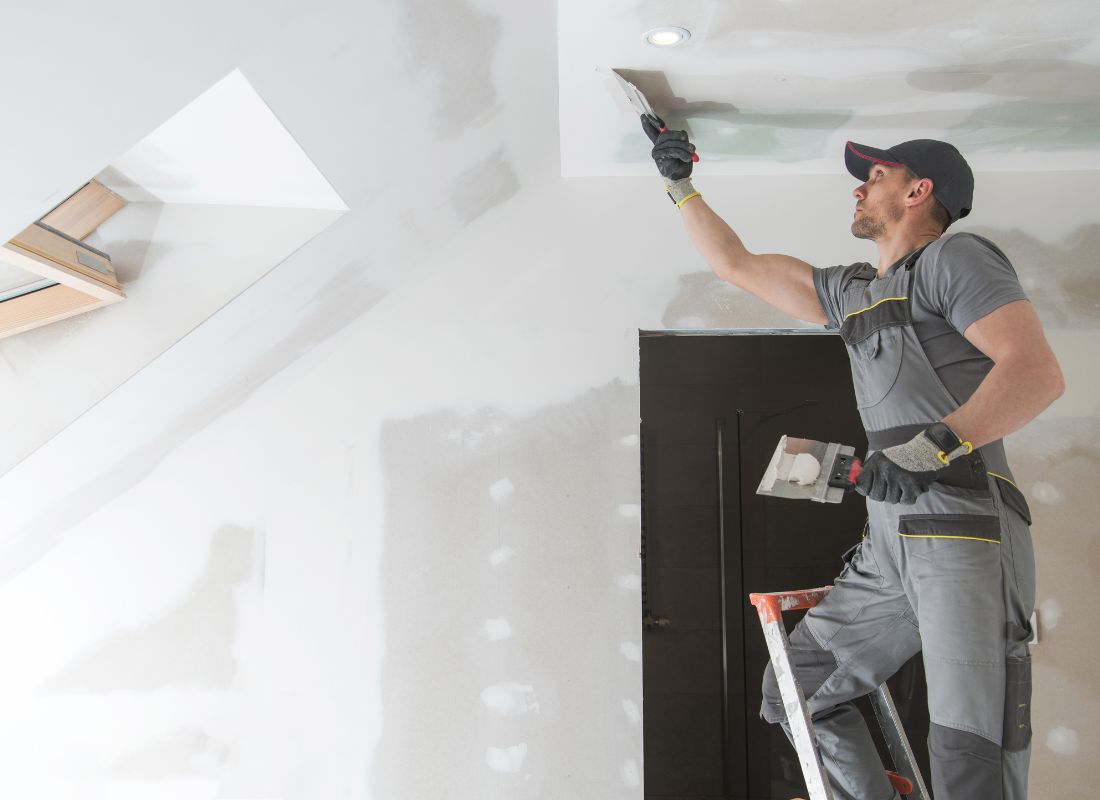Smooth and Seamless Walls with Expert Drywall & Plaster Services